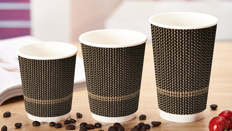 CUPS WATER BOTTLES/Discponsable cupls for coffee